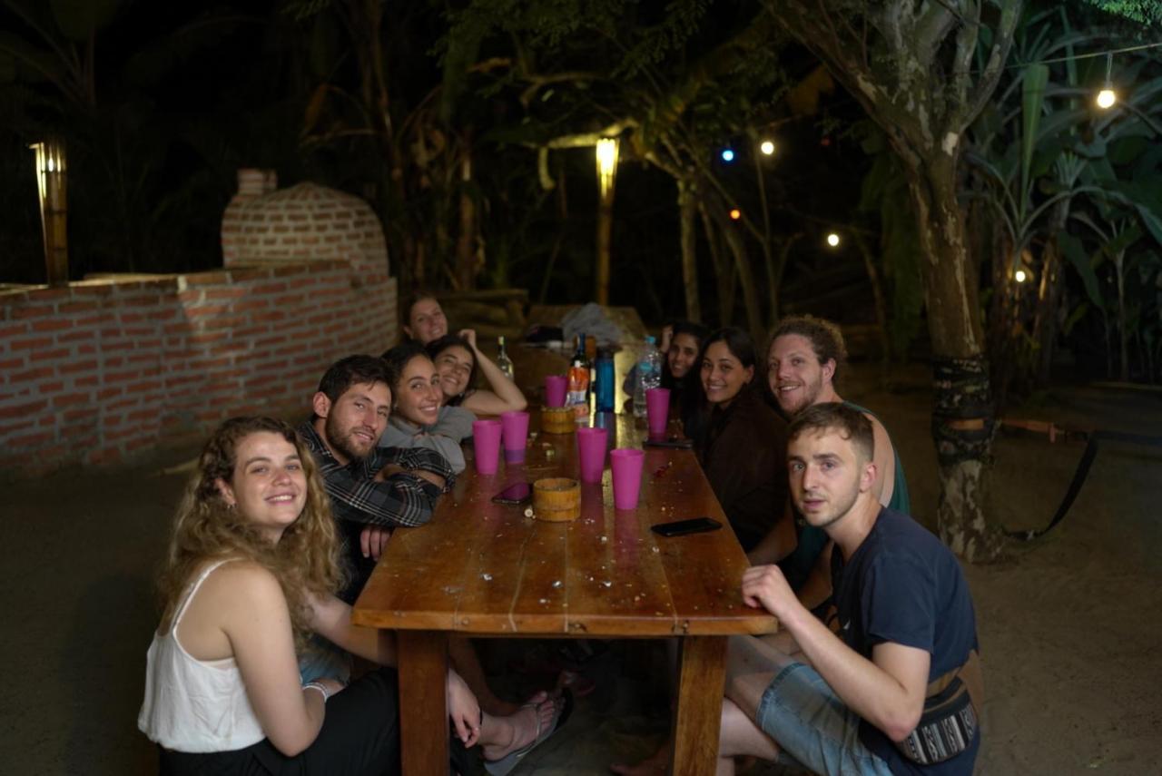 Hidden House Hostel Party Montanita Ngoại thất bức ảnh